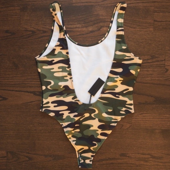 Kendall+Kylie Camo Onepiece swimsuit - Picture 3 of 7